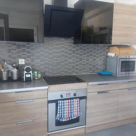 Bella Avec Piscine Et Jacuzzi Villa *